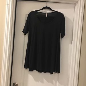 ⚡️FLASH SALE ⚡️ M Solid Black Perfect T